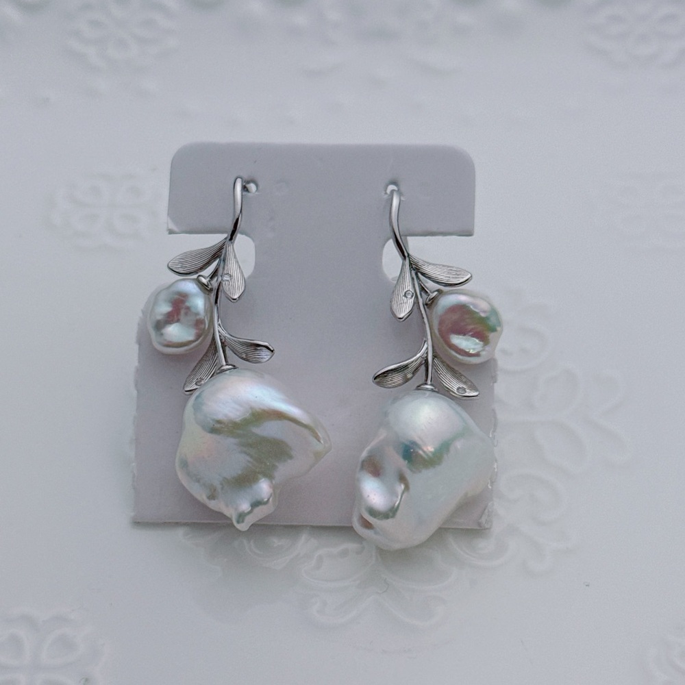 26E118 S925 High Quality Flame Ball Freshwater Baroque Pearl Hook Earring
